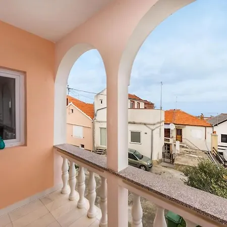 Апартаменты Lara - Island House Кали