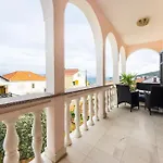 Lara - Island House *