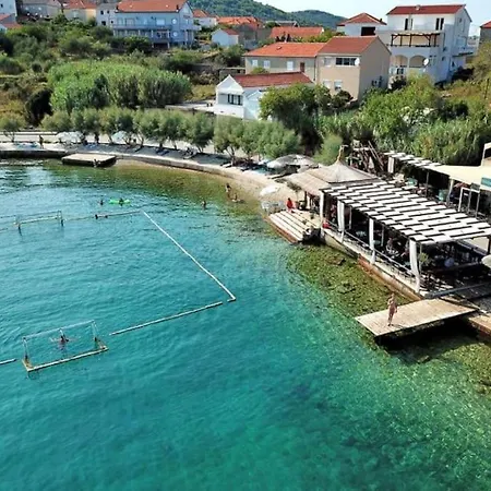 Apartman Lara - Island House *