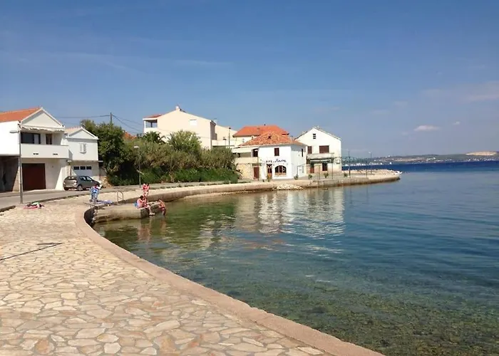 Lara - Island House Apartman