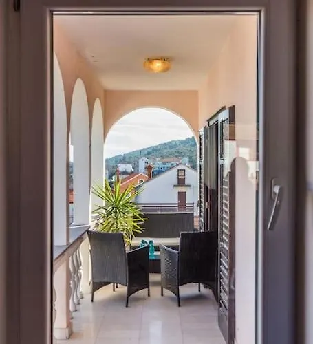 Apartman Lara - Island House Kali