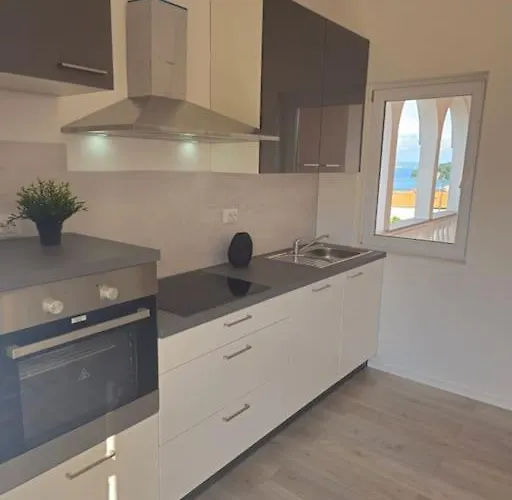 Lara - Island House Apartman *