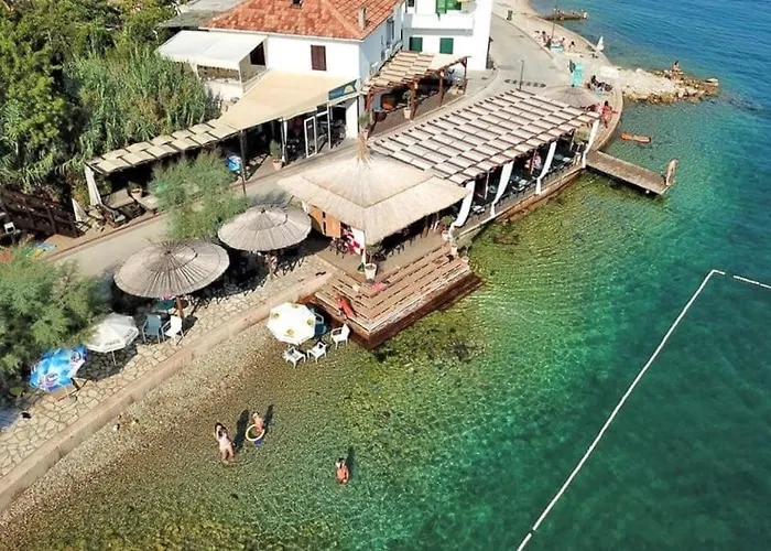 Lara - Island House Apartman