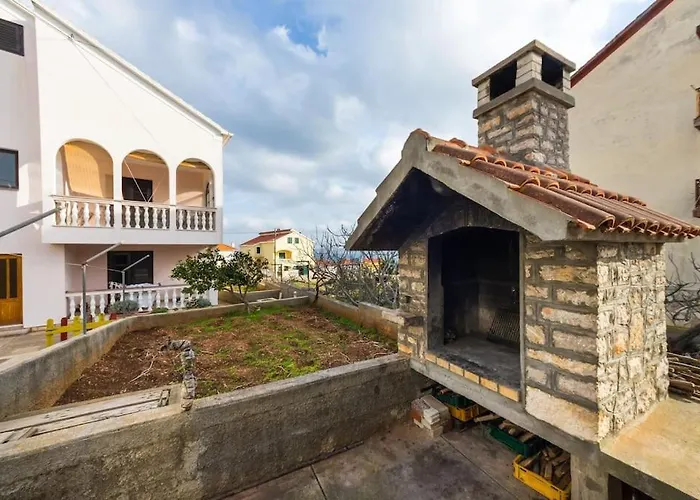 Lara - Island House * Kali