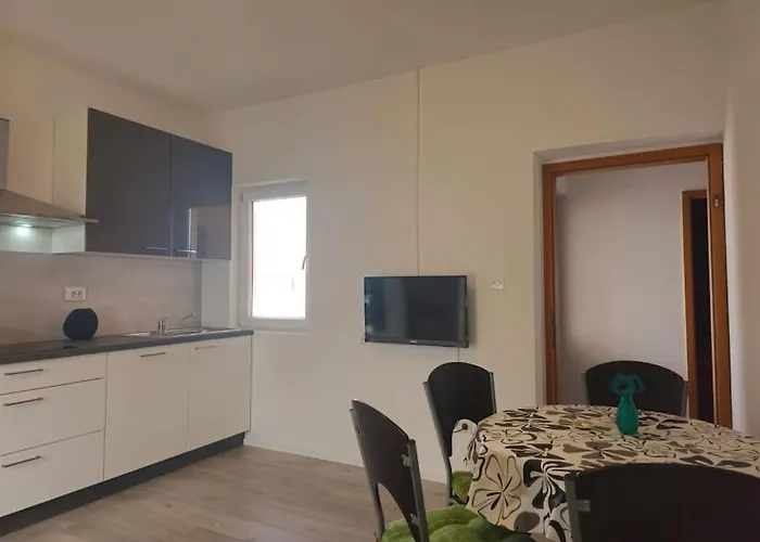 Lara - Island House Apartman