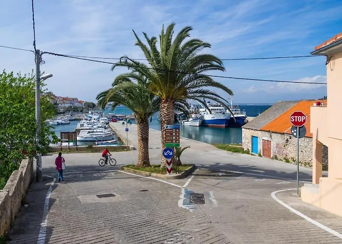 Lara - Island House Apartman *